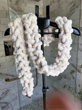 Handmade SUPER Chunky knit scarf